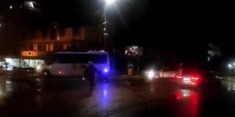 Fluks i lartë automjetesh drejt Tiranës, akset që duhet të shmangni