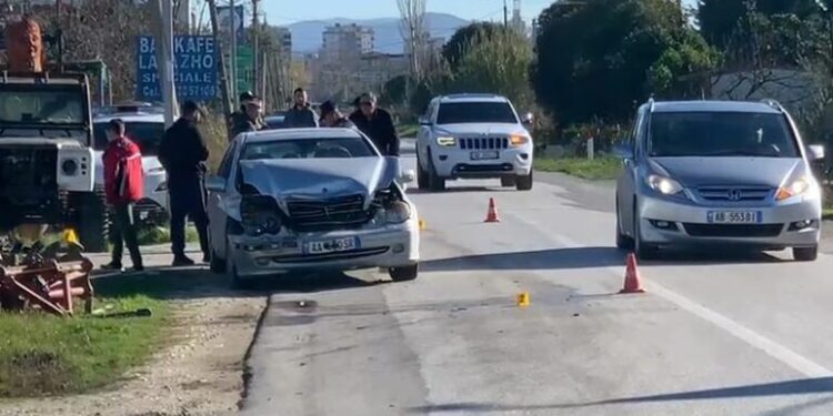 Aksident në aksin Fier-Seman, përplasen dy automjete