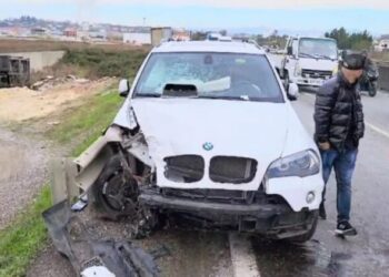 Tjetër aksident ne vend, përplasen dy makina në aksin Tiranë-Durrës