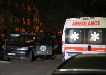 Ngjarje e rëndë/ Makina përplas gruan shtatzënë, humb binjakët