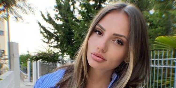 ‘Kjo ishte foto e fundit’, Anna Lika na përloti me fjalët drejtuar mamasë