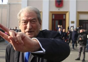 I hoqën imunitetin, Berisha nga selia blu: Jam më i fortë se kurrë