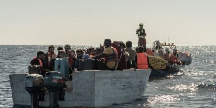 Tragjedi në Mesdhe, më shumë se 60 emigrantë dyshohet se janë mbytur
