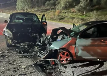 Përplasen dy makina në aksin Levan–Tepelenë, 7 të plagosur, një 3-vjeçar në gjendje të rëndë