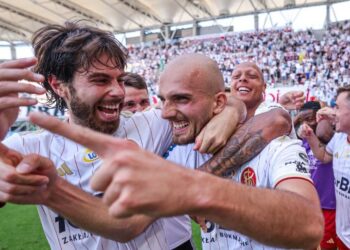VIDEO/ Predh e vërtetë, Engjëll Hoti shënon super gol