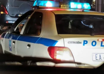 Panik në Greqi, burri nga Pakistani thërret “Allahu Ekber” me thikë në dorë