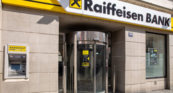 Raiffeisen Bank nën hetim nga SPAK për pastrim parash, aferat nga Moska në Tiranë, vjedhje dhe orgji!