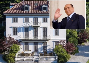 As një vit nga vdekja e babait, fëmijët e Berlusconit shesin vilën luksoze