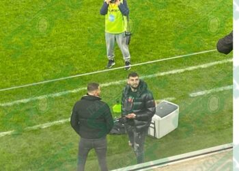 Skuka dhe Hoxha zbresin në fushë dhe u japin zemër “demave” para finales