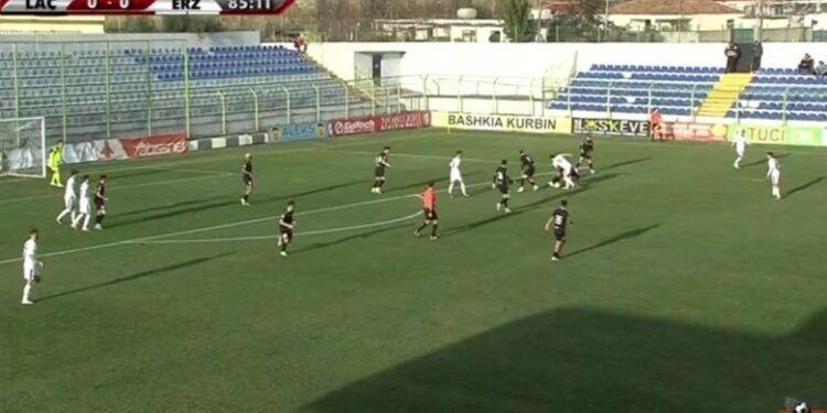 Superliga/ Laçi ndalet në shtëpi nga Erzeni