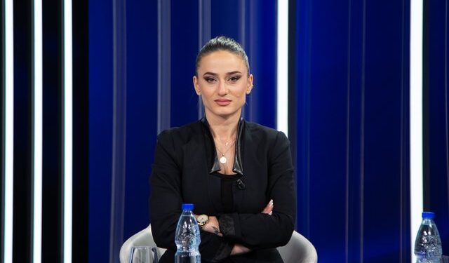 Mjeku u martua me një të mitur, gazetarja: E denoncuan prindërit