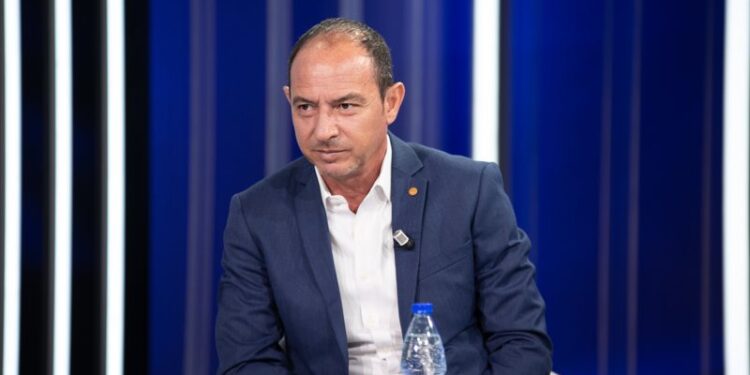 ‘Hetimi duhet të fillojë te imami’, Gjinishi kërkon ndëshkimin e…