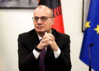 Ministri i Jashtëm Igli Hasani në Kosovë, arsyeja pse nuk do të takohet me Kurtin