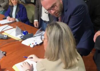 “Po i shërben Edi Ramës”, plas sherri sot te “Media”