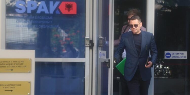 Privatizimi i fabrikës së bukës, nis seanca gjyqësore për ish-zëvendëskryeministrin në arrati, Arben Ahmetaj