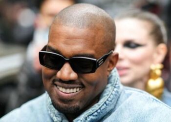 FOTO/ Heq dhëmbët, Kanye West vendos proteza titani me vlerë marramendëse