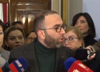 “Po u hedhin hi syve shqiptarëve, Rama s’do zgjedhje të lira”, Bardhi i prerë: S’po e pengon opozita Reformën Zgjedhore, por…