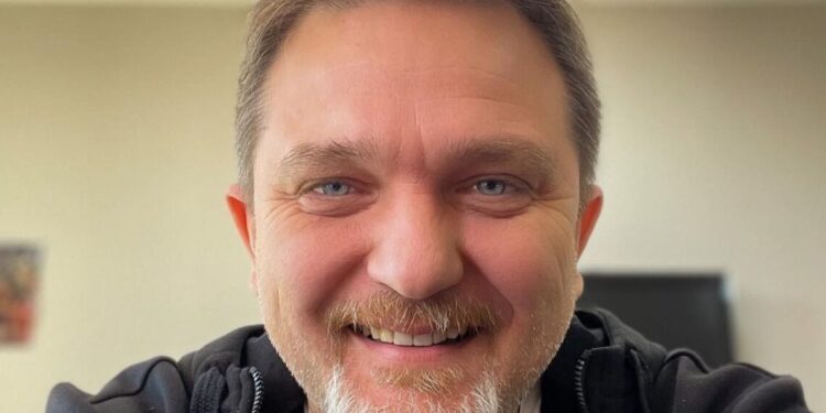 Debate me tone të larta mes Julit dhe Eglës: Një copë pijaneci që…