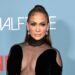 FOTO/ Jennifer Lopez ndez rrjetin, shfaqet me të brendshme të kuqe në Instagram