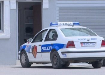 E rëndë në Burrel, vritet me armë gjahu 52-vjeçari. Autori pas krimit mori në telefon policinë dhe…