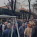 Grumbullimi i simpatizantëve të tij poshtë shtëpisë, Berisha publikon videon: Duke përshëndetur luftëtarët e lirisë, betejë pa kthim