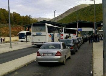 Pas përfundimit të festave të fundvitit emigrantët largohen nga Shqipëria, ja si paraqitet situata në pikat kufitare Kapshticë dhe Qafë Thanë