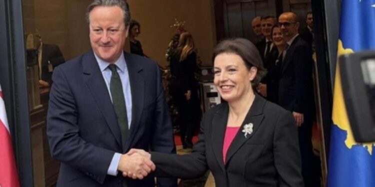 Cameron: Do e ndihmojmë Kosovën për t’u njohur ndërkombëtarisht