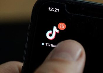 Vetëvrasja e nënës së 4 fëmijëve/ Dëshmia e vajzës dhe telefoni ‘fundosin’ burrin në Durrës, video dhe sms kërcënuese gruas