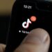 Vetëvrasja e nënës së 4 fëmijëve/ Dëshmia e vajzës dhe telefoni ‘fundosin’ burrin në Durrës, video dhe sms kërcënuese gruas