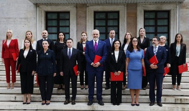 Rama mbledh qeverinë në Shëngjin, i pranishëm dhe ministri i ri ende i padekretuar Blendi Gonxhe. Çfarë pritet të ndodhë sot dhe nesër