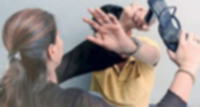 Ndodh edhe kjo, gruaja dhunon dhe bën për spital bashkëshortin