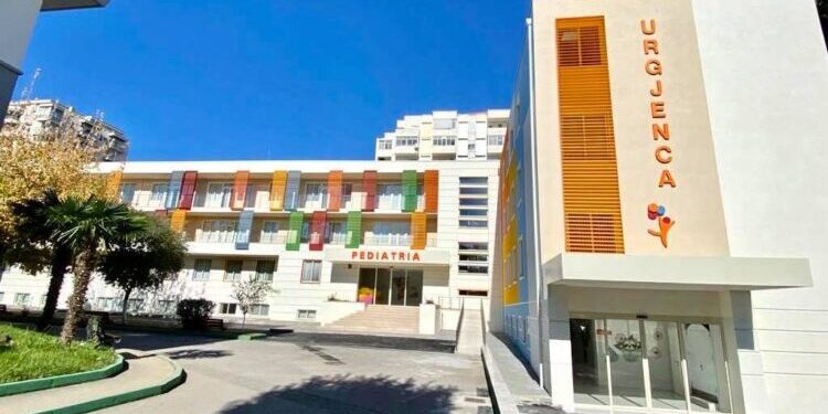 Fluks pacientësh në Pediatrinë e Tiranës, deri 100 vizita në ditë