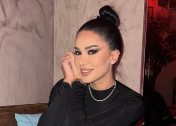 FOTO/ Efi tregon live ndërhyrjen estetike në fytyrë, ja si duket ajo