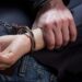 EMRI/ Dhunoi një 63-vjeçar dhe e kanosi me mjet prerës, arrestohet në flagrancë 26-vjeçari në Elbasan