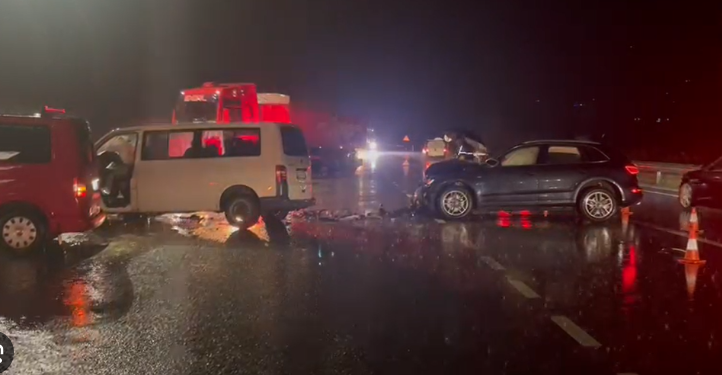Përplasen kokë më kokë dy makina në Lezhë, një i plagosur rëndë
