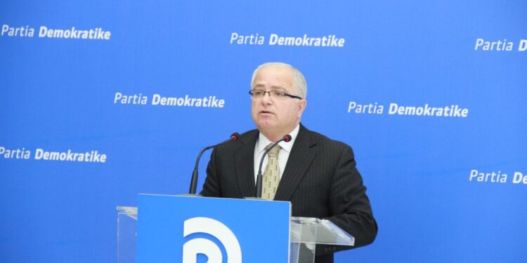 Dy fjalë për Profesor Mondin…