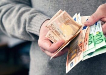 Forcimi i lekut/ Banka e Shqipërisë do të blejë 330 milionë euro