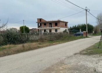 “Qepe mami”, zbardhet biseda e fundit e Bedrie Lokës me të bijën pak para vetëvrasjes, letra e dashurisë nga një franceze që e tronditi psikologjikisht
