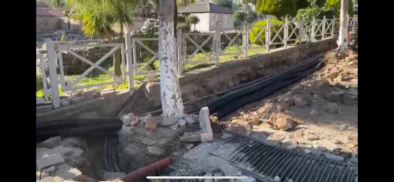 Punime pranë Sinagogës në Sarandë, tempullit të vjetër hebraik, Tare ngre alarmin, arkeologët: Nuk preket monumenti