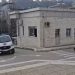 Transportuan 16 emigrantë të paligjshëm, arrestohet një nga vëllezërit, në kërkim tjetri