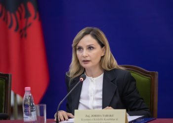 “Emergjencë!”/ Tabaku: Fatura e borxhit qeveritar paguhet nga xhepat e pensionistëve dhe familjet shqiptare!