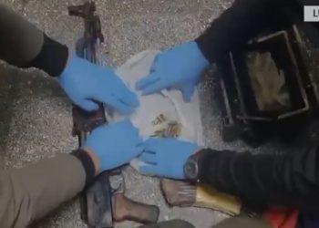 Kallashnikov, pistoletë dhe…/ Goditen tre raste të armëmbajtjes pa leje në Lushnje