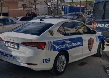 Dhunonte bashkëshorten në prani të vajzës së mitur, arrestohet 43-vjeçari në Gjirokastës