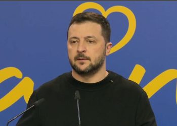 “Duhet të mbijetojmë! Putin vrasës si Hitleri”/ A do dërgojë NATO trupa në Ukrainë, ja si përgjigjet presidenti Zelensky