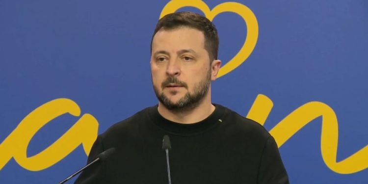 “Duhet të mbijetojmë! Putin vrasës si Hitleri”/ A do dërgojë NATO trupa në Ukrainë, ja si përgjigjet presidenti Zelensky