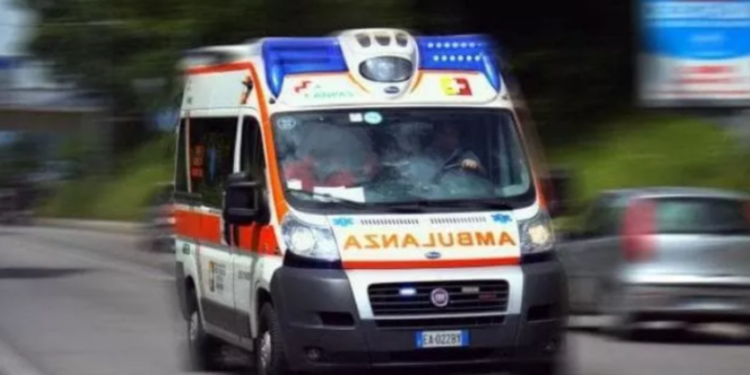 Shkoi për të takuar miqtë, 43-vjeçari shqiptar në Itali bie nga skela