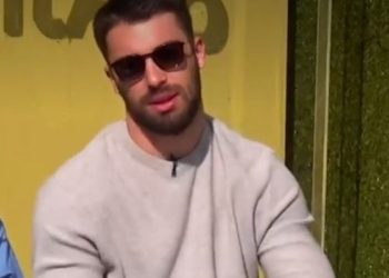 “Shpifsirë, e mban mend kur më kërkoje për 4-she”, grimieri i nxjerr bojën Meritonit