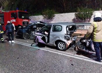 Aksidenti me 4 të vdekur, dalin pamjet nga vendngjarja, Makinat të shtypura komplet