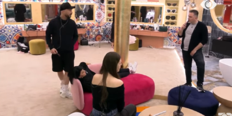 “I trashë, gomar, lloz…”, sherri mes Julit dhe Romeos
