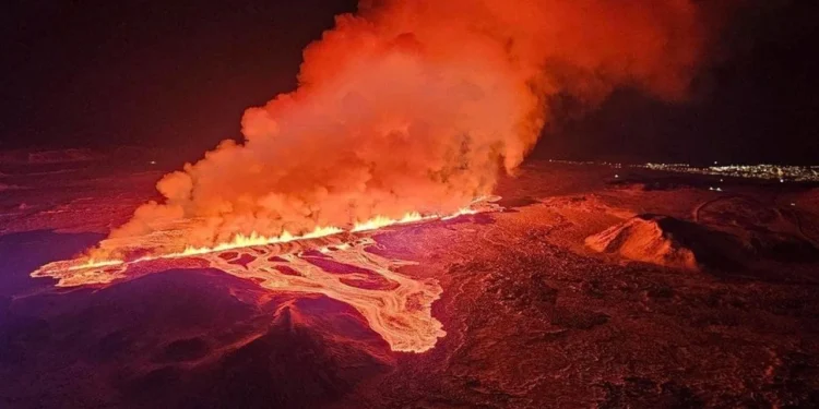 Shpërthen vullakni në Islandë, shpallet gjendja e jashtëzakonshme